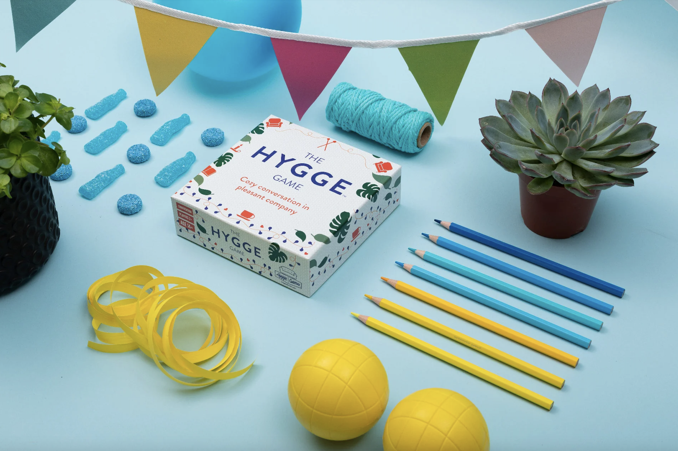 Hygge Games Cozy Conversation – Gioco Di Carte Per Serate In Compagnia – 300+ Domande
