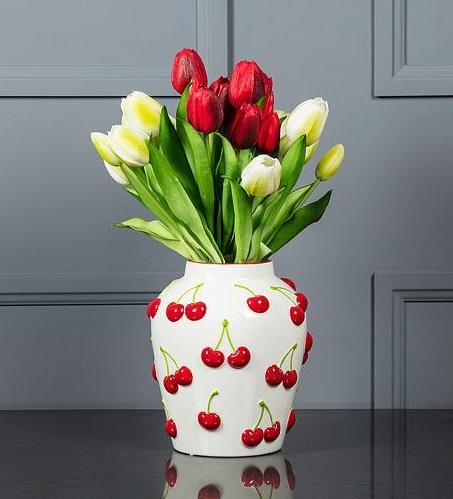 Vase with Cherries